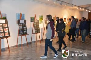 Produkcija Pod reflektorjem navdušila 3